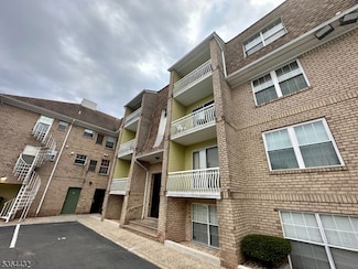272-276 Walnut St, Newark, NJ 07105