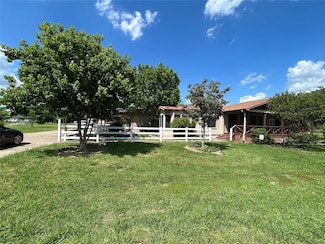 129 Saint Michaels Dr, Trinidad, TX 75163