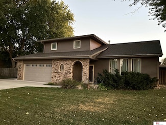 2005 Park Place Dr, Fremont, NE 68025