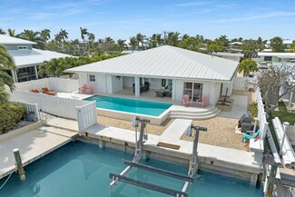 150 10th St, Key Colony Beach, FL 33051