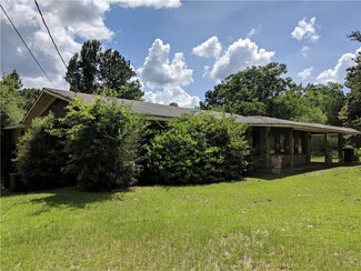 109 Brown St, Tuskegee, AL 36083