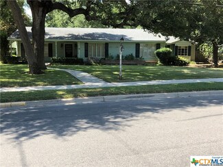 628 W San Antonio St, San Marcos, TX 78666