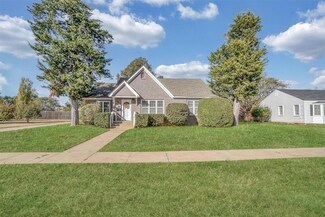 821 E Elm St, Altus, OK 73521