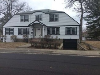 43 West St, Stoneham, MA 02180