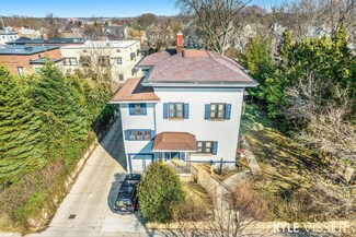 152 College Ave NE, Grand Rapids, MI 49503