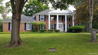 5396 Provincial Dr, Bloomfield Hills, MI 48302