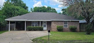 103 E Iola Ave, Sallisaw, OK 74955