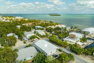 1010 Snapper Ln, Key Largo, FL 33037