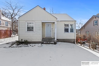4327 Larimore Ave, Omaha, NE 68111