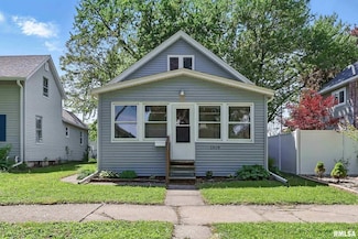 1518 32nd St, Rock Island, IL 61201