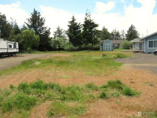 353 Mount Olympus Ave SE, Ocean Shores, WA 98569