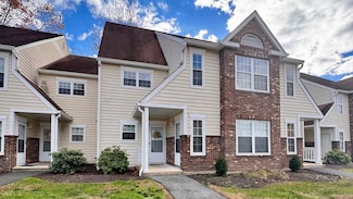 25 Janet Cir Unit F, Bridgeport, CT 06606