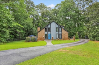 1605 Saint Tropez Way, Atlanta, GA 30350