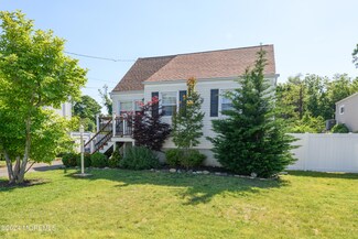 7 Gordon Ct, Port Monmouth, NJ 07758