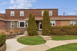 2571 Stratford Dr Unit 114, Saint Joseph, MI 49085