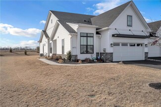 6973 Maple Dr, Bath, PA 18014