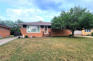 7277 Whitaker Dr, Parma, OH 44130