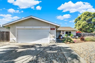 425 Woodhaven Dr, Vacaville, CA 95687