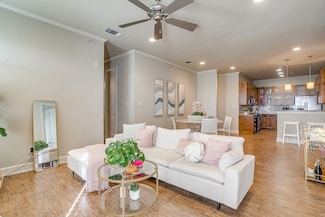 2800 Sandage Ave Unit 301, Fort Worth, TX 76109