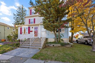 921 Fairview Rd, Swarthmore, PA 19081