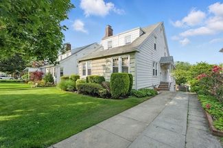 3611 204th St, Bayside, NY 11361