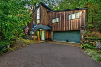 271 Mineral Springs Rd, Highland Mills, NY 10930