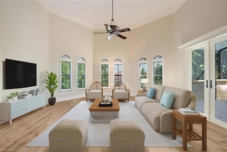 1014 5th St S Unit 403, Naples, FL 34102