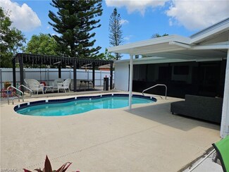 2000 45th Terrace SW, Naples, FL 34116
