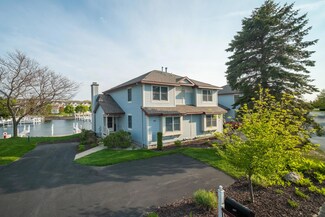 309 Lakeshore Dr, Manistee, MI 49660