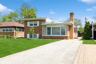 7331 N Kenneth Ave, Lincolnwood, IL 60712