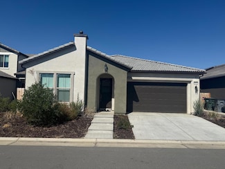 6402 E Millie Dr, Fresno, CA 93727