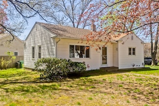 460 James St, Chicopee, MA 01020