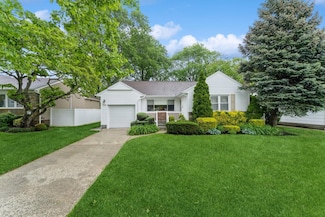 733 Cynthia Dr, East Meadow, NY 11554