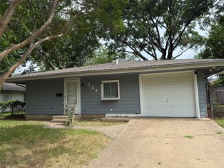 704 Faun Dr, Euless, TX 76040