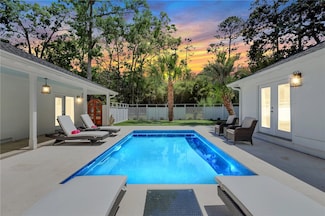 121 Colonial Dr, Saint Simons Island, GA 31522