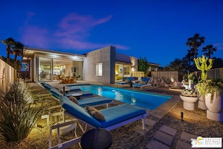 929 Bernardi Ln, Palm Springs, CA 92262