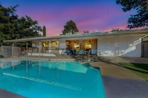 1513 California St NE, Albuquerque, NM 87110