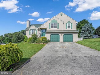 318 Pine Valley Dr, Felton, PA 17322