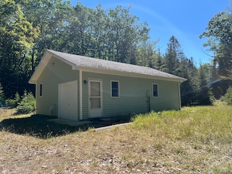 3208 Lime Kiln Point Rd, Pointe Aux Pins, MI 49775