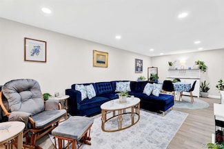 6 Roanoke Ln Unit 97, Rochester Hills, MI 48309