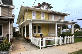 322 E Cherry St, Palmyra, PA 17078