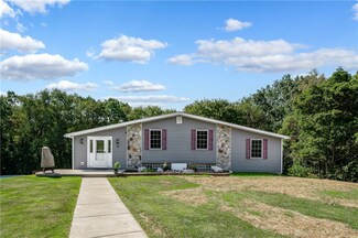 13 Crocker Ln, New Castle, PA 16105