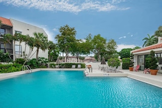 3050 Presidential Way Unit 305, West Palm Beach, FL 33401