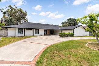 1216 W River Ln, Santa Ana, CA 92706