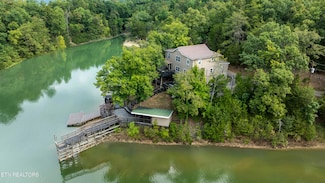 1551 Kinder Ln, Dandridge, TN 37725