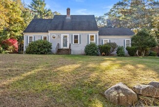 23 Heather Hill Rd, Buzzards Bay, MA 02532