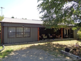 326 Scroggins Rd, Eufaula, OK 74432