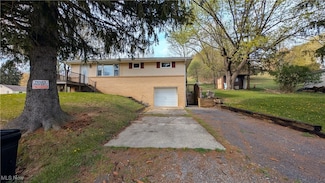 76 Edison Ln, New Cumberland, WV 26047