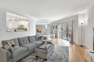 6555 W Broward Blvd Unit 407, Plantation, FL 33317