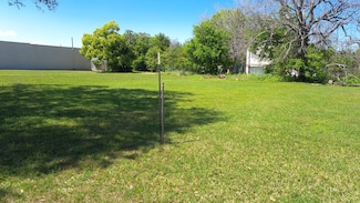 009 Texas Ave, Texas City, TX 77590